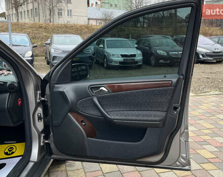 Серый Мерседес Ц-Класс, объемом двигателя 1.8 л и пробегом 250 тыс. км за 6990 $, фото 22 на Automoto.ua