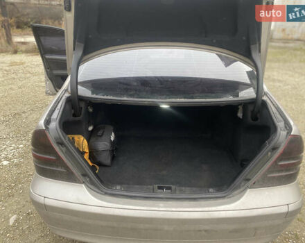 Сірий Мерседес Ц-Клас, об'ємом двигуна 1.8 л та пробігом 300 тис. км за 5000 $, фото 9 на Automoto.ua