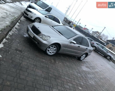Сірий Мерседес Ц-Клас, об'ємом двигуна 1.8 л та пробігом 300 тис. км за 5000 $, фото 17 на Automoto.ua