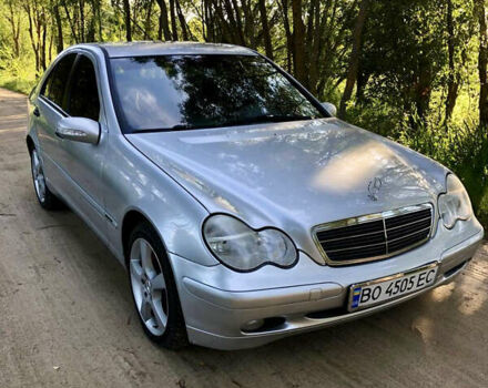 Сірий Мерседес Ц-Клас, об'ємом двигуна 2.15 л та пробігом 300 тис. км за 3800 $, фото 1 на Automoto.ua