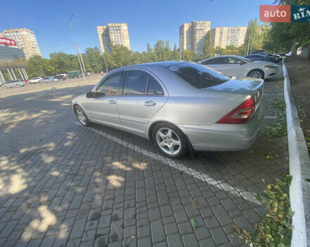 Сірий Мерседес Ц-Клас, об'ємом двигуна 2 л та пробігом 245 тис. км за 5800 $, фото 5 на Automoto.ua