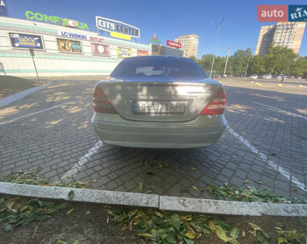 Сірий Мерседес Ц-Клас, об'ємом двигуна 2 л та пробігом 245 тис. км за 5800 $, фото 3 на Automoto.ua