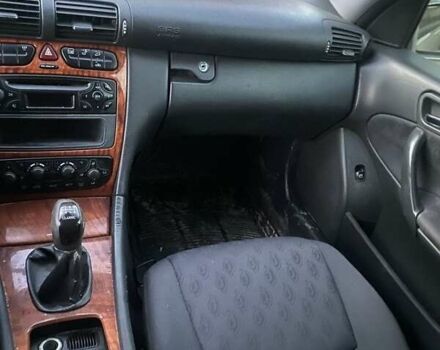 Сірий Мерседес Ц-Клас, об'ємом двигуна 2.1 л та пробігом 300 тис. км за 4500 $, фото 5 на Automoto.ua