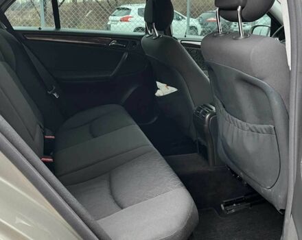 Сірий Мерседес Ц-Клас, об'ємом двигуна 1.8 л та пробігом 250 тис. км за 6990 $, фото 20 на Automoto.ua