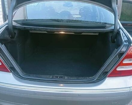 Сірий Мерседес Ц-Клас, об'ємом двигуна 2.6 л та пробігом 70 тис. км за 4000 $, фото 5 на Automoto.ua