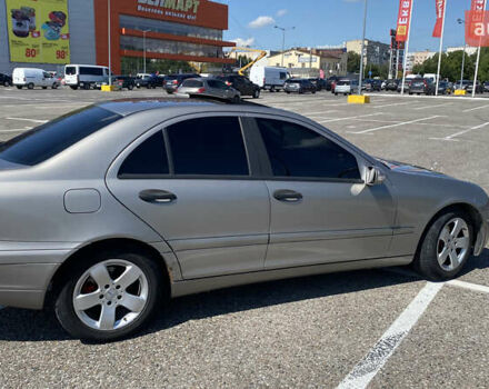 Сірий Мерседес Ц-Клас, об'ємом двигуна 2.15 л та пробігом 338 тис. км за 5500 $, фото 5 на Automoto.ua
