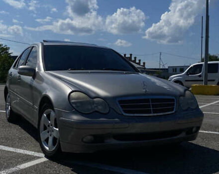 Сірий Мерседес Ц-Клас, об'ємом двигуна 2.15 л та пробігом 338 тис. км за 5500 $, фото 1 на Automoto.ua