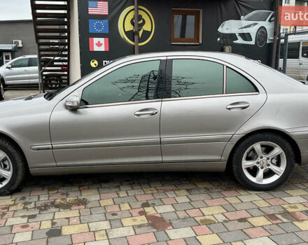 Серый Мерседес Ц-Класс, объемом двигателя 1.8 л и пробегом 250 тыс. км за 6990 $, фото 3 на Automoto.ua