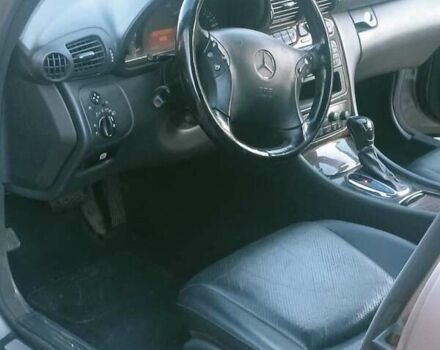 Сірий Мерседес Ц-Клас, об'ємом двигуна 2.6 л та пробігом 70 тис. км за 4000 $, фото 4 на Automoto.ua