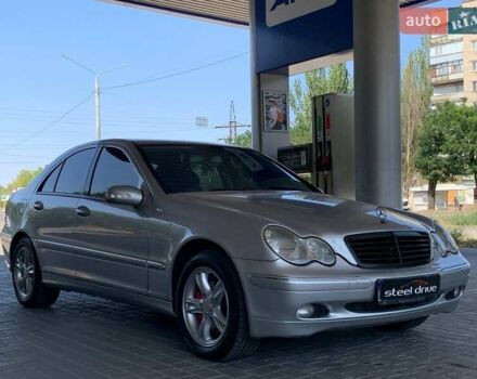 Серый Мерседес Ц-Класс, объемом двигателя 2.7 л и пробегом 321 тыс. км за 6999 $, фото 15 на Automoto.ua