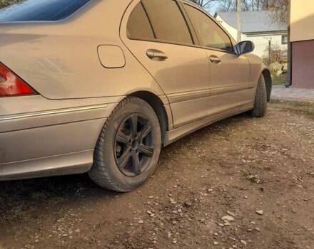 Сірий Мерседес Ц-Клас, об'ємом двигуна 2.15 л та пробігом 390 тис. км за 3496 $, фото 14 на Automoto.ua