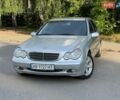 Серый Мерседес Ц-Класс, объемом двигателя 1.8 л и пробегом 220 тыс. км за 5500 $, фото 1 на Automoto.ua