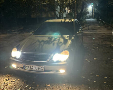 Сірий Мерседес Ц-Клас, об'ємом двигуна 1.8 л та пробігом 300 тис. км за 5800 $, фото 3 на Automoto.ua