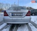 Серый Мерседес Ц-Класс, объемом двигателя 2.15 л и пробегом 316 тыс. км за 5500 $, фото 3 на Automoto.ua