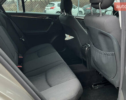 Серый Мерседес Ц-Класс, объемом двигателя 1.8 л и пробегом 250 тыс. км за 6990 $, фото 20 на Automoto.ua