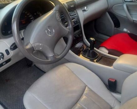 Сірий Мерседес Ц-Клас, об'ємом двигуна 2.15 л та пробігом 390 тис. км за 3496 $, фото 16 на Automoto.ua
