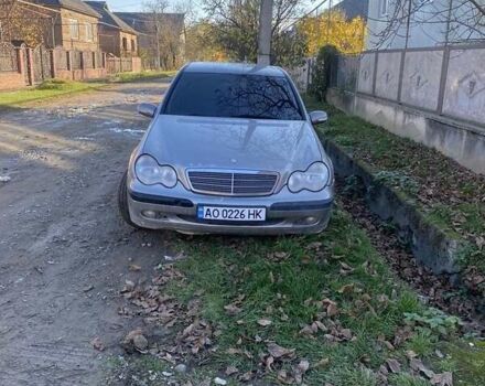 Сірий Мерседес Ц-Клас, об'ємом двигуна 2.1 л та пробігом 300 тис. км за 4500 $, фото 8 на Automoto.ua