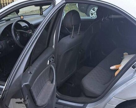 Серый Мерседес Ц-Класс, объемом двигателя 2.2 л и пробегом 340 тыс. км за 4600 $, фото 7 на Automoto.ua