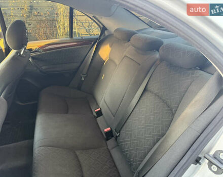 Сірий Мерседес Ц-Клас, об'ємом двигуна 1.8 л та пробігом 312 тис. км за 4800 $, фото 15 на Automoto.ua