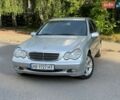 Сірий Мерседес Ц-Клас, об'ємом двигуна 1.8 л та пробігом 220 тис. км за 5500 $, фото 1 на Automoto.ua