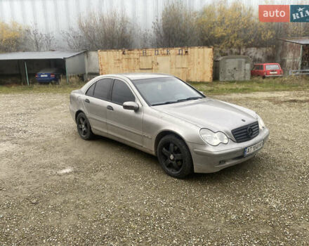 Сірий Мерседес Ц-Клас, об'ємом двигуна 1.8 л та пробігом 300 тис. км за 5000 $, фото 5 на Automoto.ua