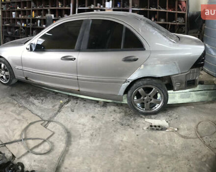 Сірий Мерседес Ц-Клас, об'ємом двигуна 1.8 л та пробігом 300 тис. км за 5000 $, фото 20 на Automoto.ua