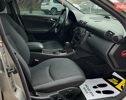 Серый Мерседес Ц-Класс, объемом двигателя 1.8 л и пробегом 250 тыс. км за 6990 $, фото 18 на Automoto.ua