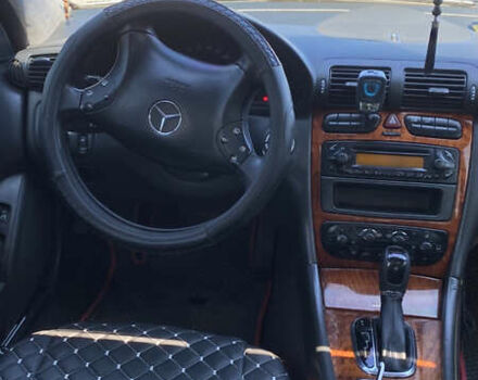 Сірий Мерседес Ц-Клас, об'ємом двигуна 2.15 л та пробігом 338 тис. км за 5500 $, фото 6 на Automoto.ua