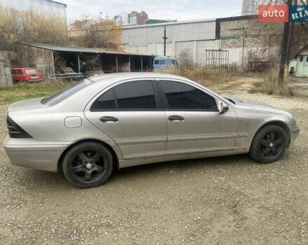 Сірий Мерседес Ц-Клас, об'ємом двигуна 1.8 л та пробігом 300 тис. км за 5000 $, фото 4 на Automoto.ua