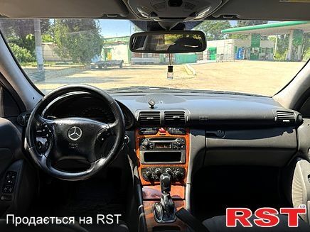 Серый Мерседес Ц-Класс, объемом двигателя 1.8 л и пробегом 222 тыс. км за 3950 $, фото 2 на Automoto.ua