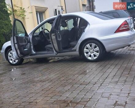 Серый Мерседес Ц-Класс, объемом двигателя 2.2 л и пробегом 340 тыс. км за 4600 $, фото 6 на Automoto.ua