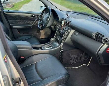 Мерседес Ц-Клас 2003 у Києві на Automoto.ua Сірий Мерседес Ц-Клас, об'ємом двигуна 2.69 л та пробігом 296 тис. км за 5400 $, фото 6 на Automoto.ua