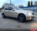 Серый Мерседес Ц-Класс, объемом двигателя 1.8 л и пробегом 274 тыс. км за 5555 $, фото 5 на Automoto.ua