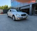 Сірий Мерседес Ц-Клас, об'ємом двигуна 2.6 л та пробігом 250 тис. км за 4100 $, фото 6 на Automoto.ua