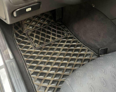 Серый Мерседес Ц-Класс, объемом двигателя 2.2 л и пробегом 278 тыс. км за 6400 $, фото 4 на Automoto.ua