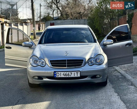 Сірий Мерседес Ц-Клас, об'ємом двигуна 1.8 л та пробігом 230 тис. км за 5250 $, фото 29 на Automoto.ua