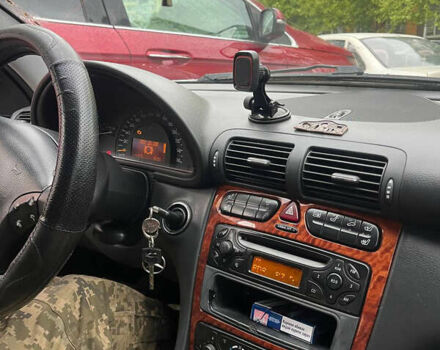 Серый Мерседес Ц-Класс, объемом двигателя 1.8 л и пробегом 240 тыс. км за 4300 $, фото 3 на Automoto.ua