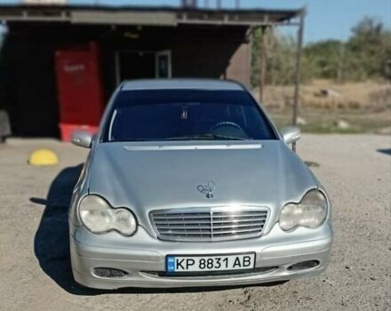 Мерседес Ц-Класс 2003 в Запорожье на Automoto.ua Серый Мерседес Ц-Класс, объемом двигателя 1.8 л и пробегом 300 тыс. км за 4500 $, фото 7 на Automoto.ua