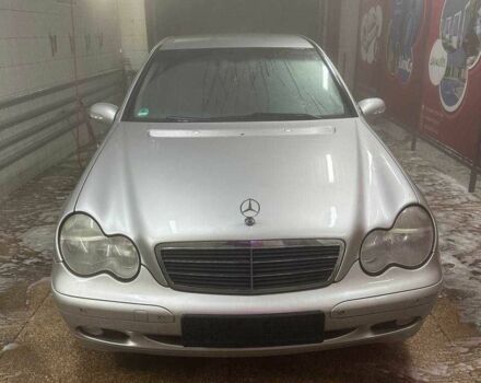 Серый Мерседес Ц-Класс, объемом двигателя 1.8 л и пробегом 240 тыс. км за 3500 $, фото 1 на Automoto.ua