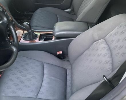 Сірий Мерседес Ц-Клас, об'ємом двигуна 2.1 л та пробігом 300 тис. км за 4500 $, фото 5 на Automoto.ua