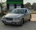 Сірий Мерседес Ц-Клас, об'ємом двигуна 2 л та пробігом 400 тис. км за 2300 $, фото 1 на Automoto.ua