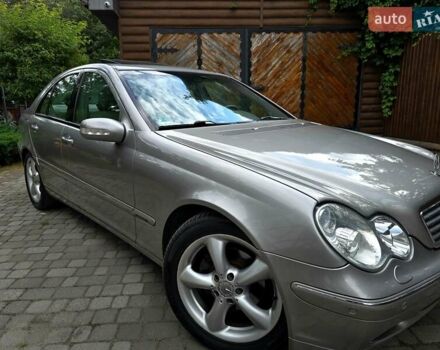 Серый Мерседес Ц-Класс, объемом двигателя 1.8 л и пробегом 176 тыс. км за 7500 $, фото 5 на Automoto.ua