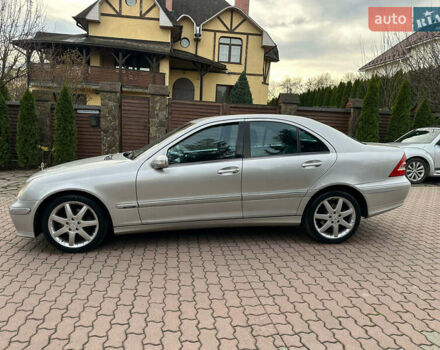 Серый Мерседес Ц-Класс, объемом двигателя 1.8 л и пробегом 326 тыс. км за 4200 $, фото 3 на Automoto.ua