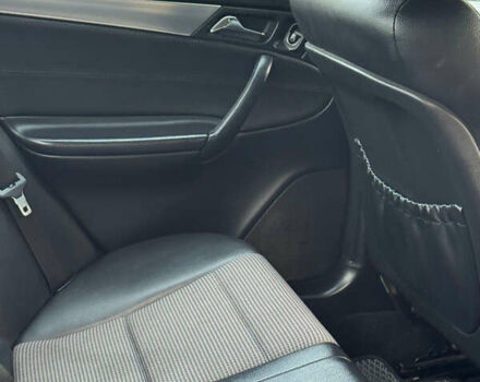 Серый Мерседес Ц-Класс, объемом двигателя 1.8 л и пробегом 326 тыс. км за 4200 $, фото 22 на Automoto.ua