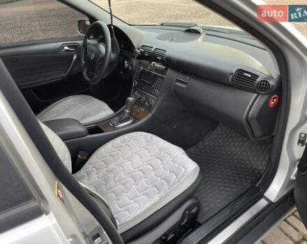 Серый Мерседес Ц-Класс, объемом двигателя 1.8 л и пробегом 211 тыс. км за 7770 $, фото 12 на Automoto.ua