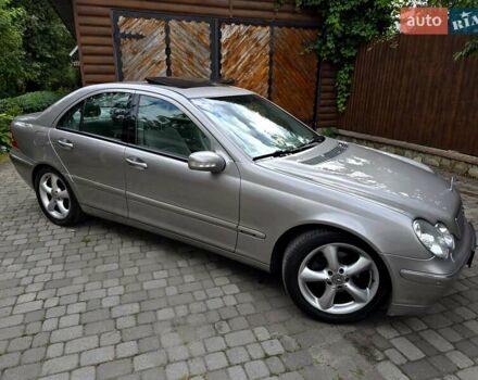 Серый Мерседес Ц-Класс, объемом двигателя 1.8 л и пробегом 176 тыс. км за 7500 $, фото 6 на Automoto.ua