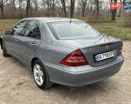 Сірий Мерседес Ц-Клас, об'ємом двигуна 2.1 л та пробігом 500 тис. км за 5400 $, фото 6 на Automoto.ua