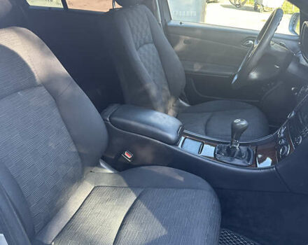 Серый Мерседес Ц-Класс, объемом двигателя 2.15 л и пробегом 284 тыс. км за 6000 $, фото 9 на Automoto.ua