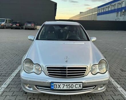 Серый Мерседес Ц-Класс, объемом двигателя 1.8 л и пробегом 325 тыс. км за 5200 $, фото 2 на Automoto.ua