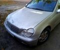 Серый Мерседес Ц-Класс, объемом двигателя 2.1 л и пробегом 270 тыс. км за 5000 $, фото 1 на Automoto.ua